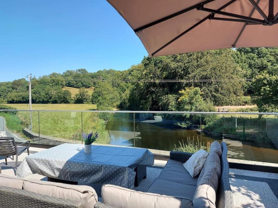 Riverside Retreat Llandysul エクステリア 写真